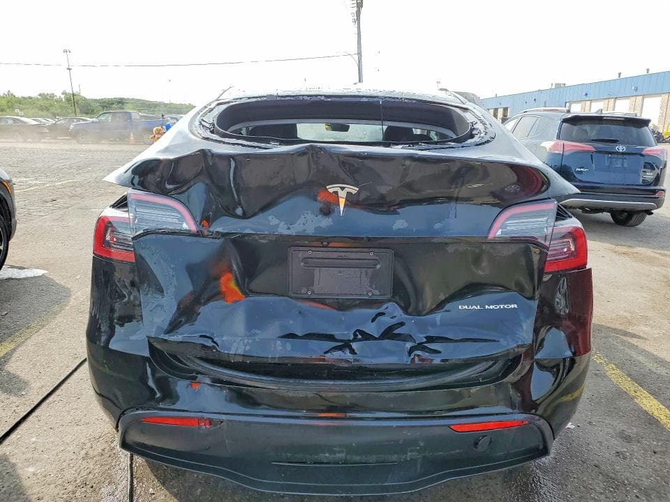2023 TESLA MODEL Y 6