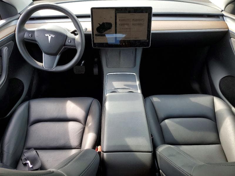 2023 TESLA MODEL Y 8