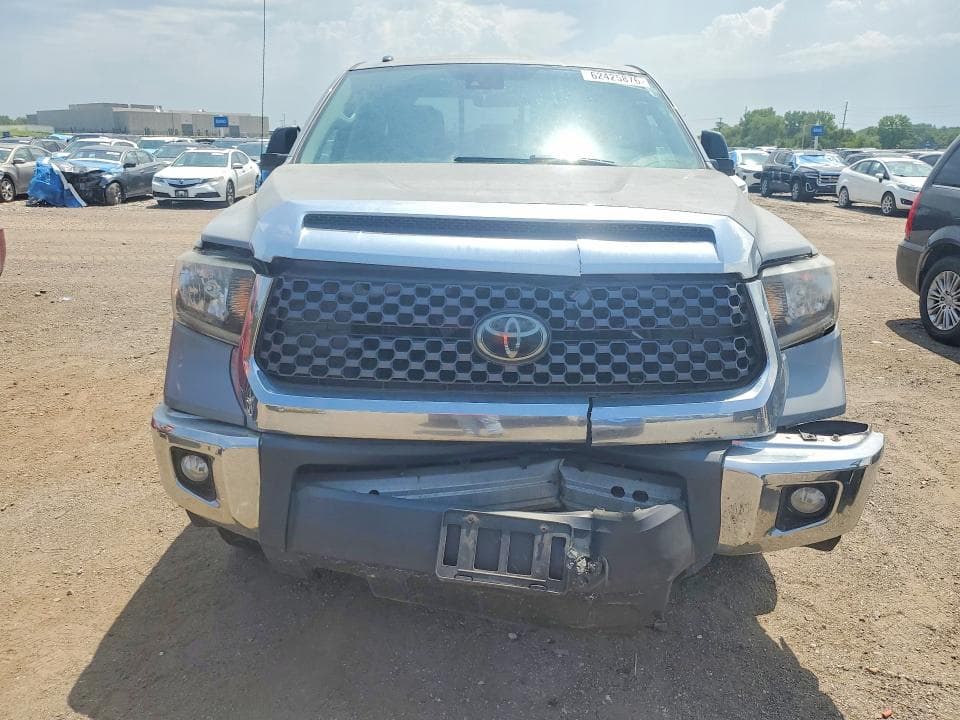 2018 TOYOTA TUNDRA SR5 5