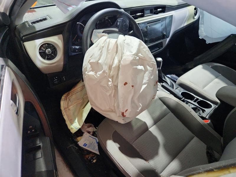 2019 TOYOTA COROLLA LE 8