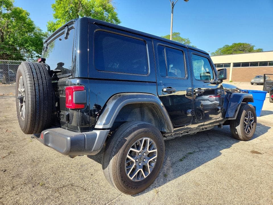 2025 JEEP WRANGLER SAHARA 3
