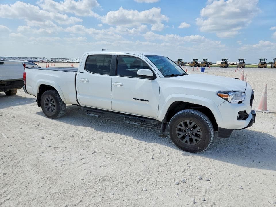 2022 TOYOTA TACOMA SR5 V6 4