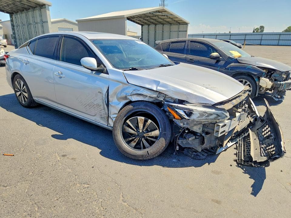 2019 NISSAN ALTIMA SV 4