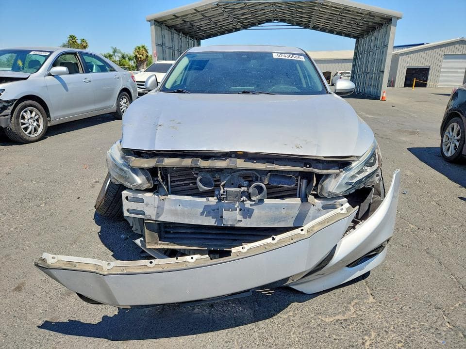 2019 NISSAN ALTIMA SV 5