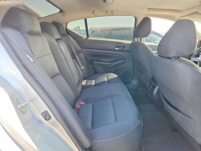 2019 NISSAN ALTIMA SV 10