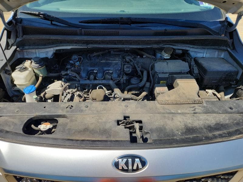 2017 KIA SEDONA LX 12