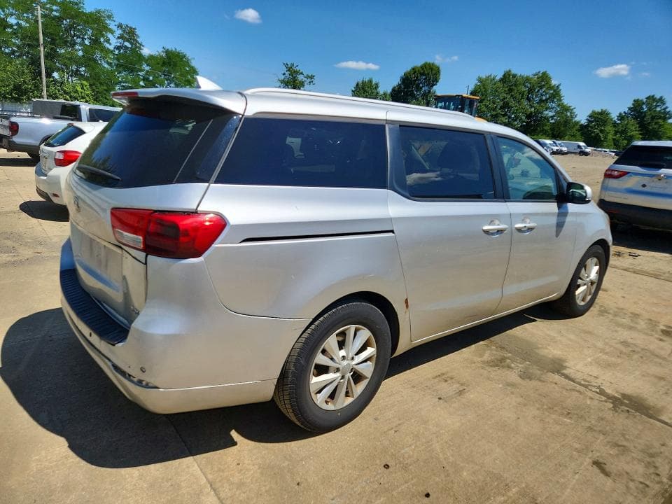 2017 KIA SEDONA LX 3
