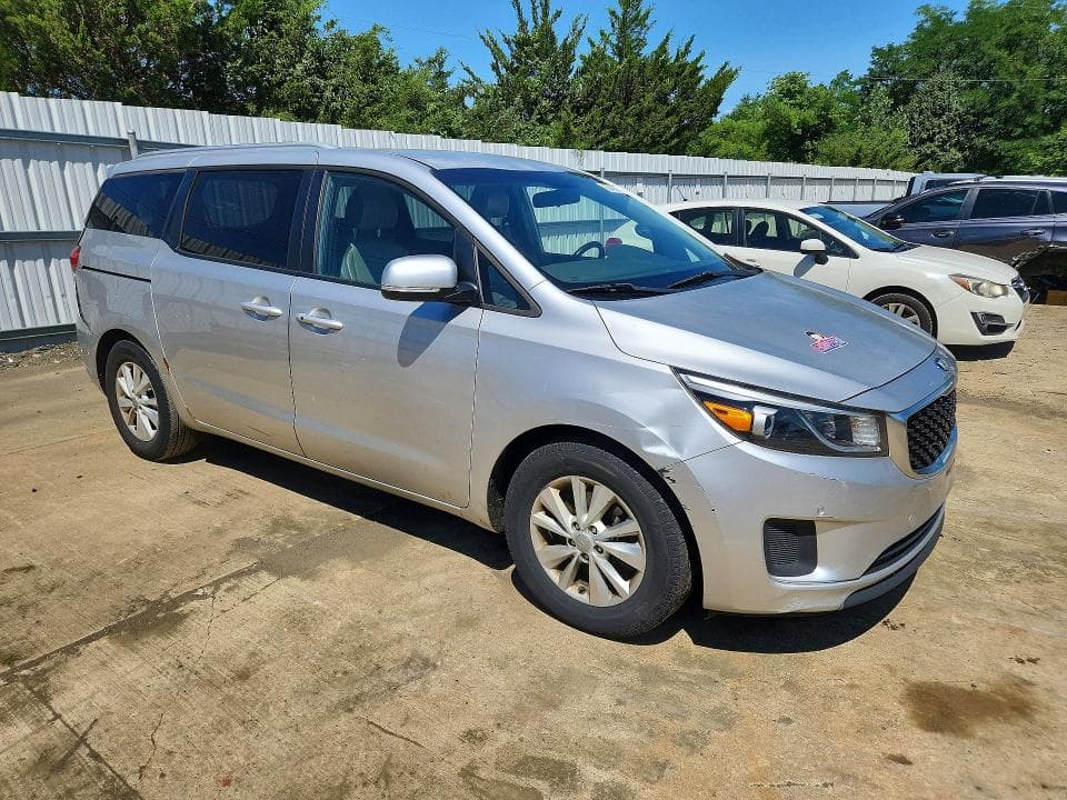 2017 KIA SEDONA LX 4