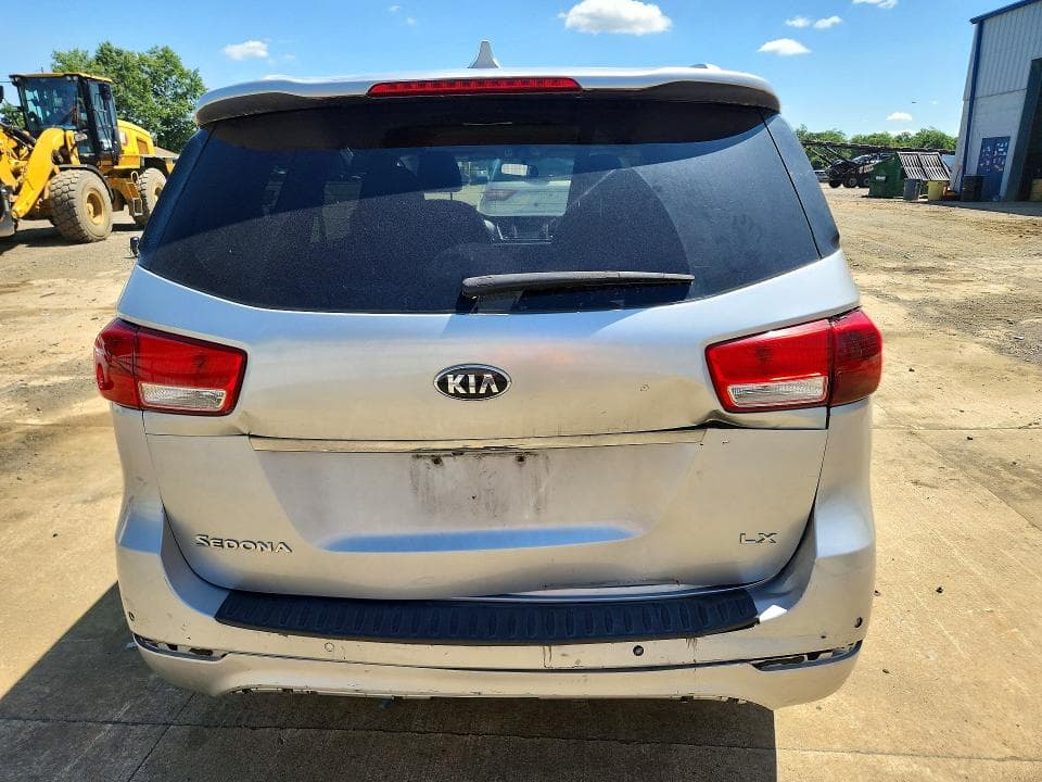 2017 KIA SEDONA LX 6