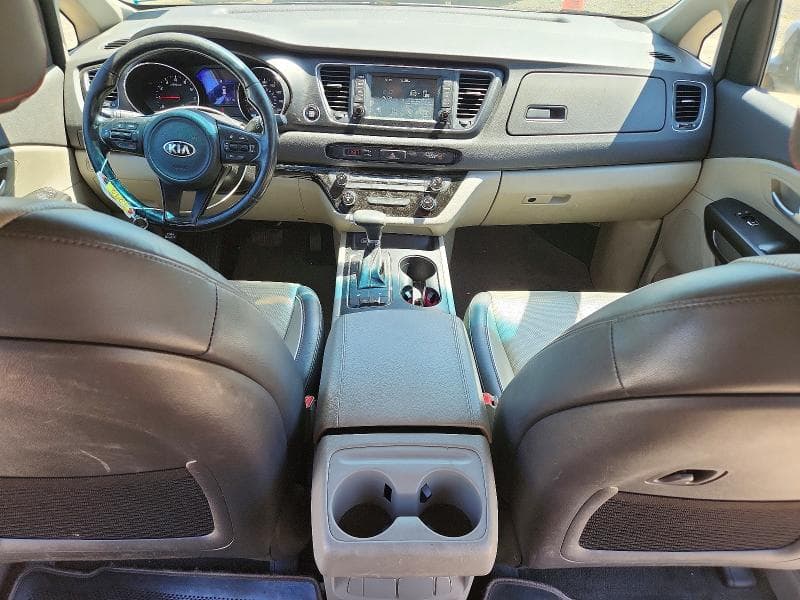 2017 KIA SEDONA LX 8