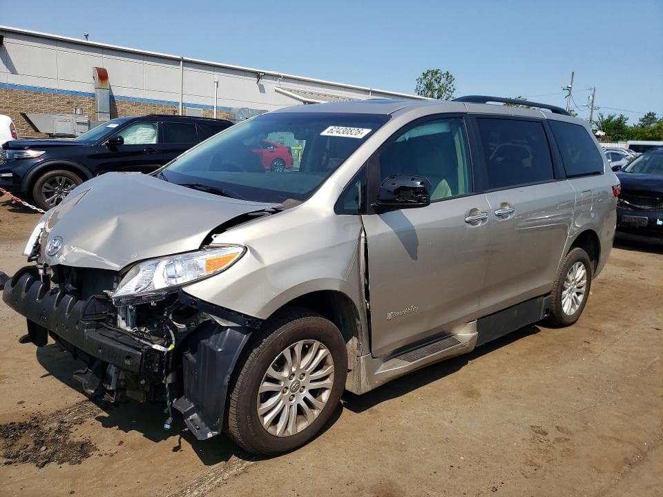 2017 TOYOTA SIENNA XLE 8-PASSENGER - 1