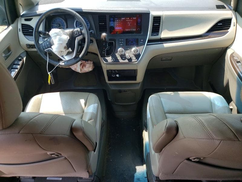 2017 TOYOTA SIENNA XLE 8-PASSENGER 8