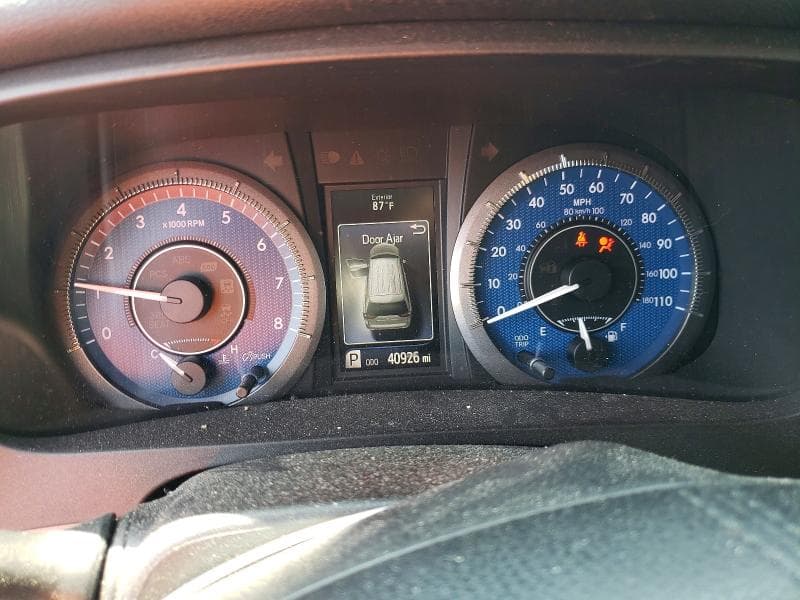 2017 TOYOTA SIENNA XLE 8-PASSENGER 9