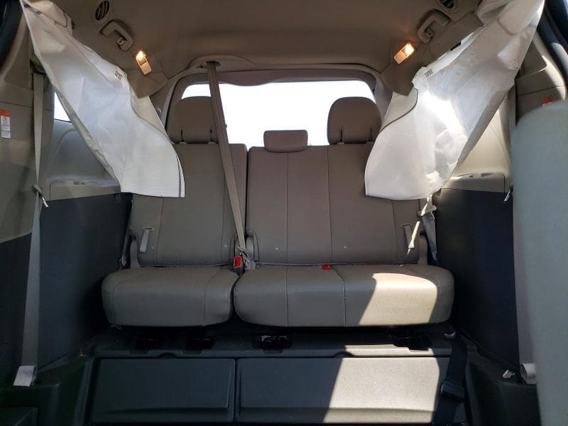 2017 TOYOTA SIENNA XLE 8-PASSENGER 10