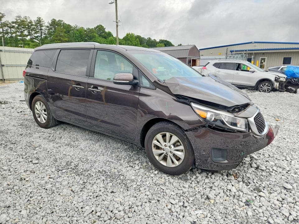 2017 KIA SEDONA LX 4