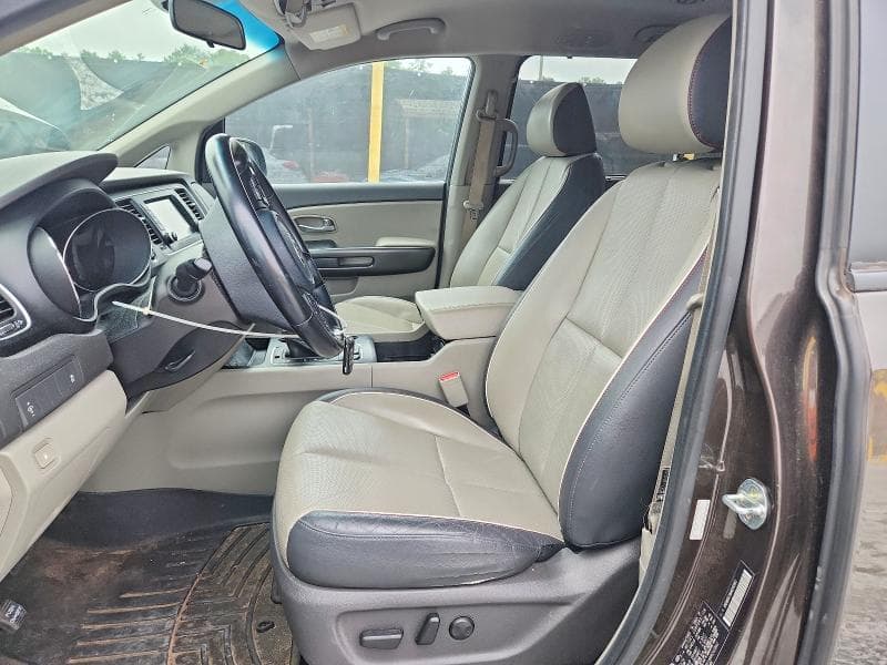 2017 KIA SEDONA LX 7