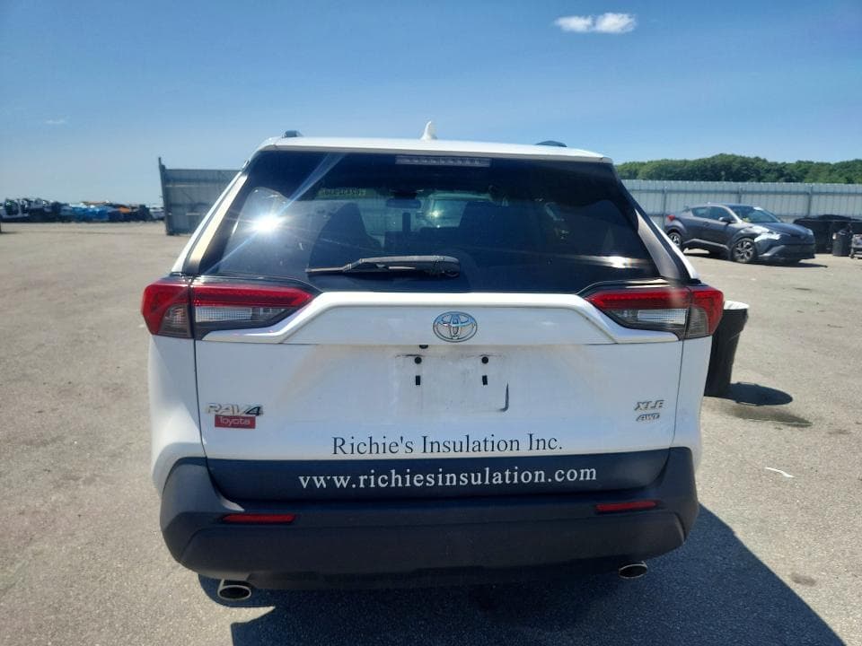 2019 TOYOTA RAV4 XLE XLE 6
