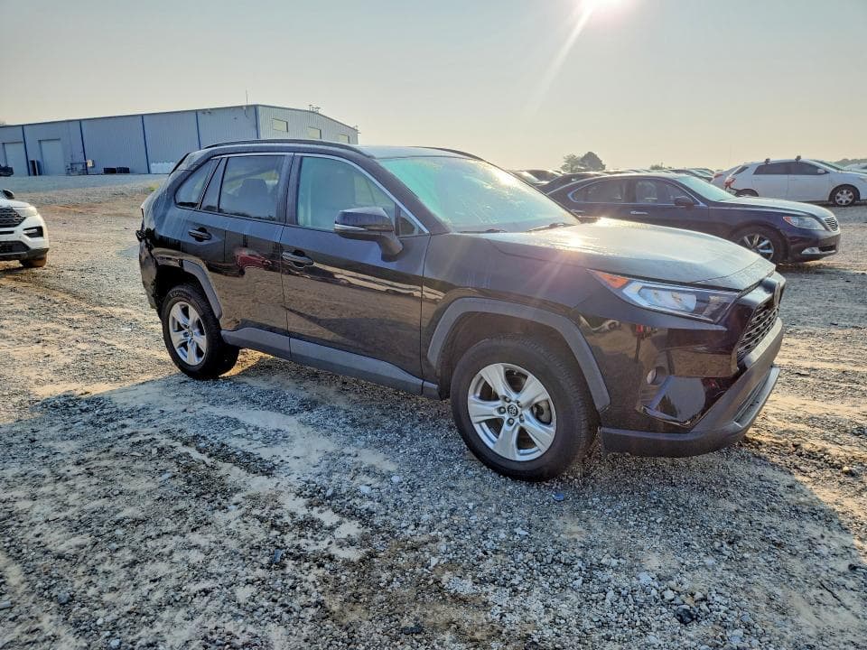 2019 TOYOTA RAV4 XLE 4