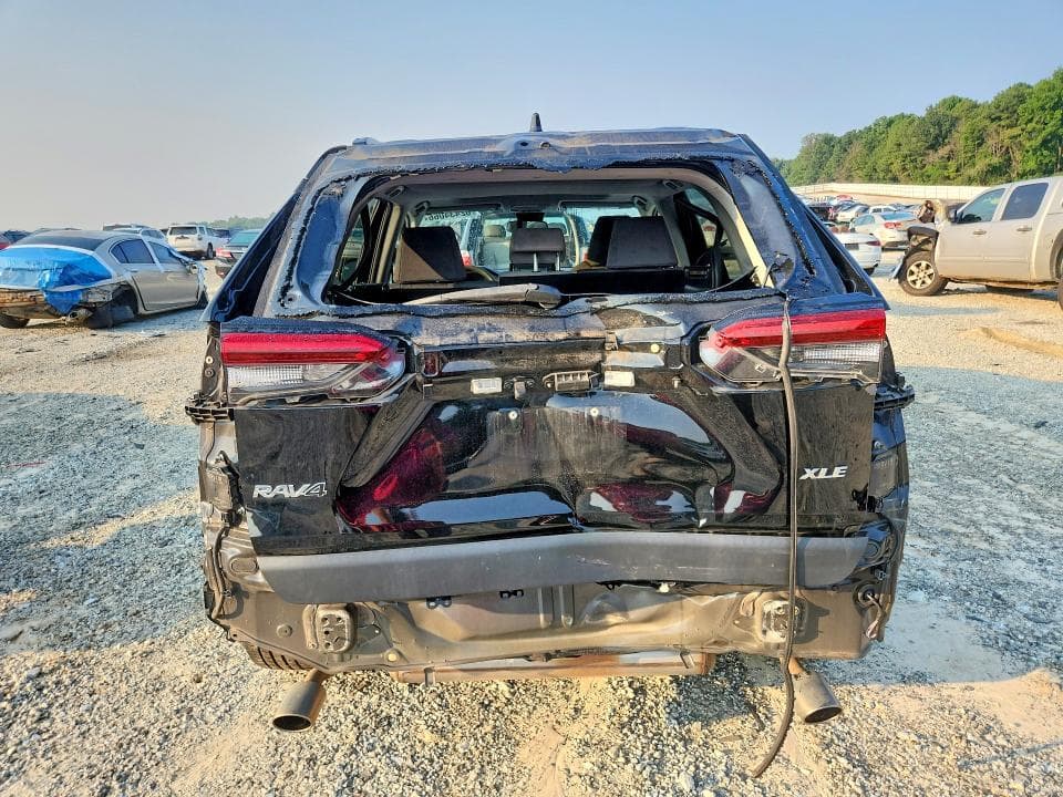 2019 TOYOTA RAV4 XLE 6