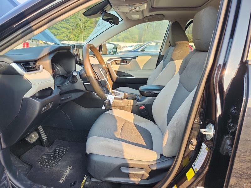 2019 TOYOTA RAV4 XLE 7