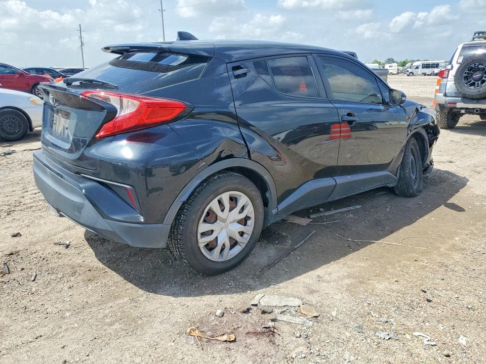 2019 TOYOTA C-HR LE 3