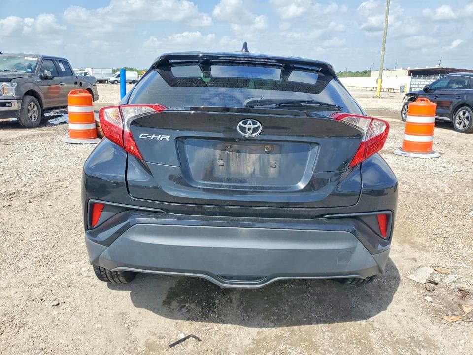 2019 TOYOTA C-HR LE 6