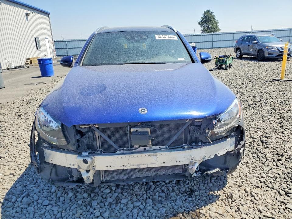 2018 MERCEDES-BENZ GLC 300 4MATIC 5
