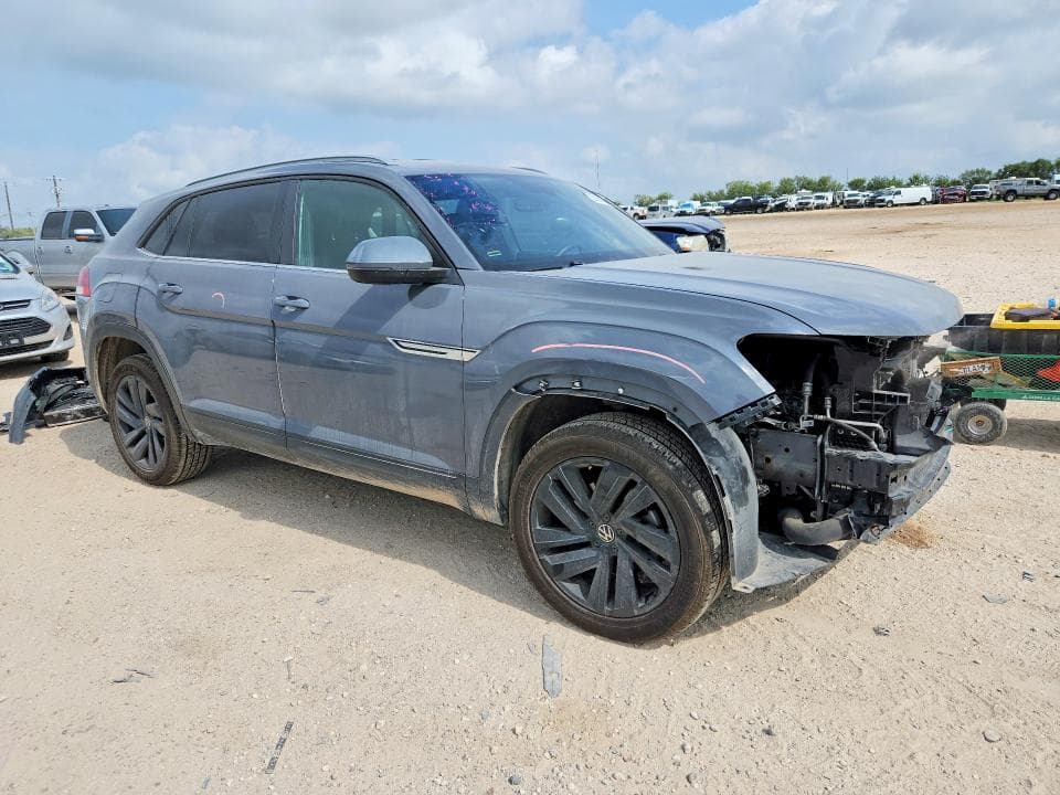 2021 VOLKSWAGEN ATLAS CROSS SPORT SE 4