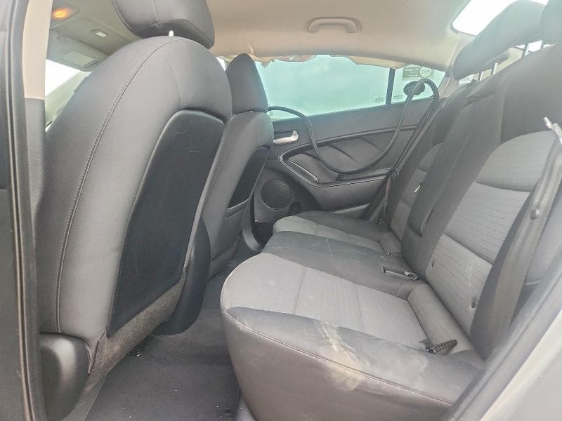 2017 KIA FORTE LX 10