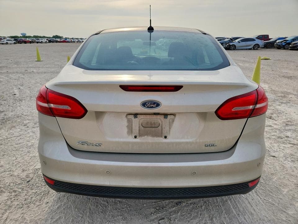 2017 FORD FOCUS SEL 6