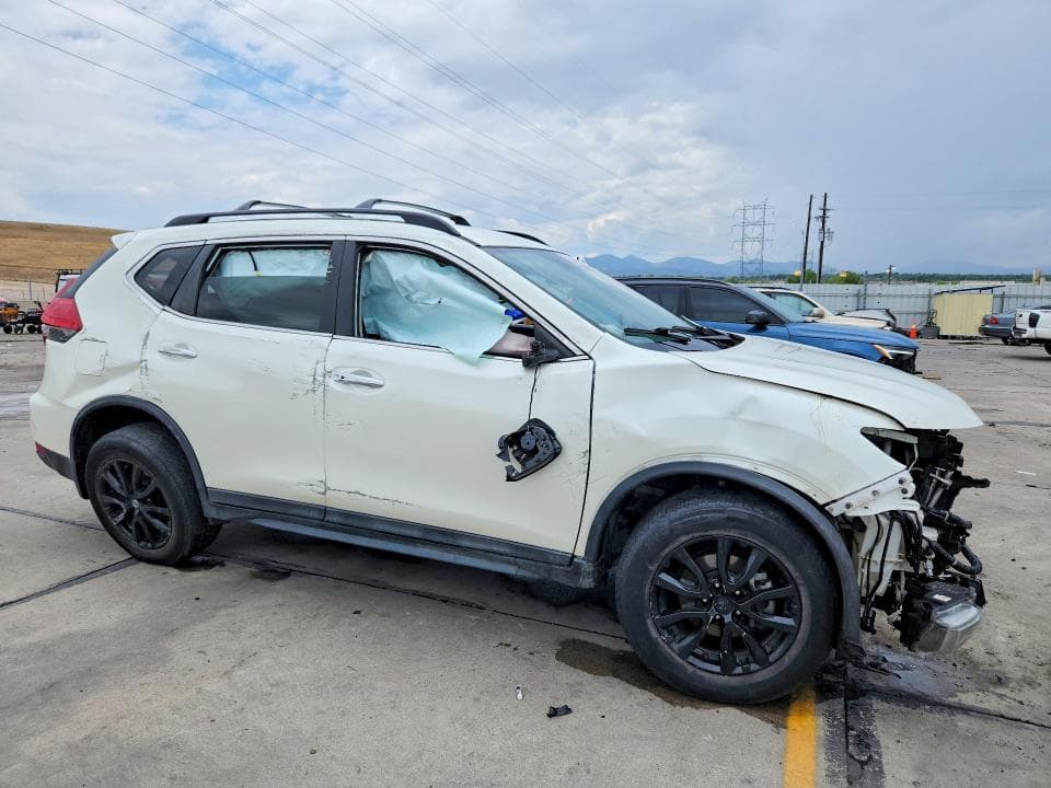 2017 NISSAN ROGUE SV 4