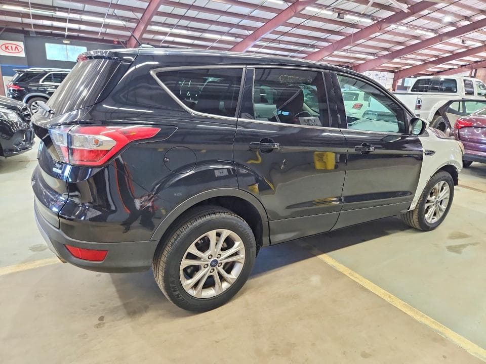 2017 FORD ESCAPE SE SE 4