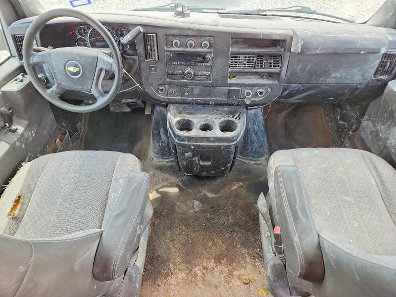 2017 CHEVROLET EXPRESS G3500 LT 8