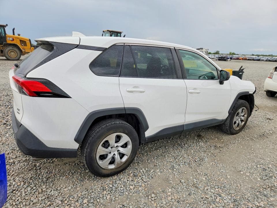 2022 TOYOTA RAV4 LE 3