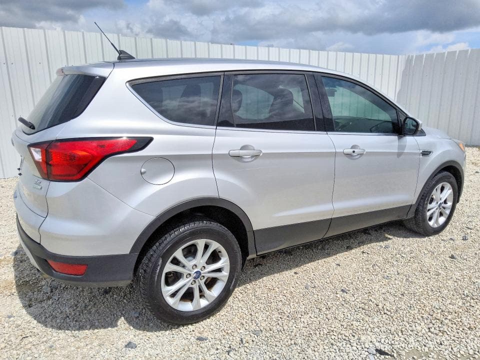 2019 FORD ESCAPE SE 3