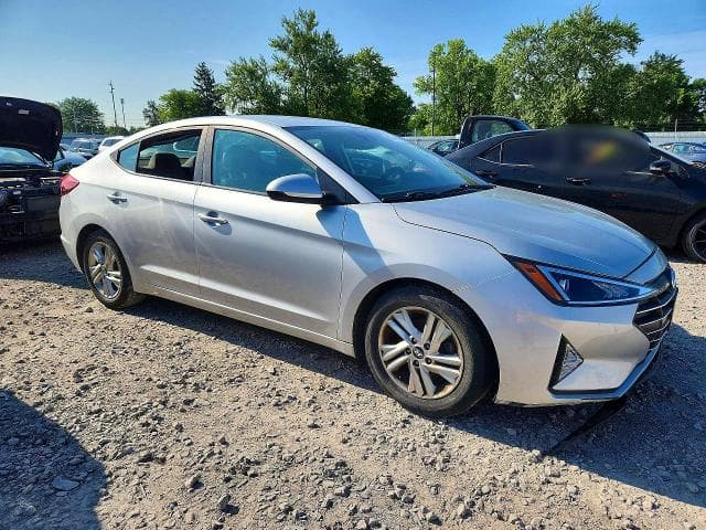 2019 HYUNDAI ELANTRA SE 4