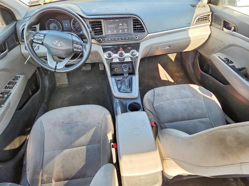 2019 HYUNDAI ELANTRA SE 8