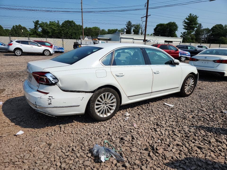 2017 VOLKSWAGEN PASSAT SE 3