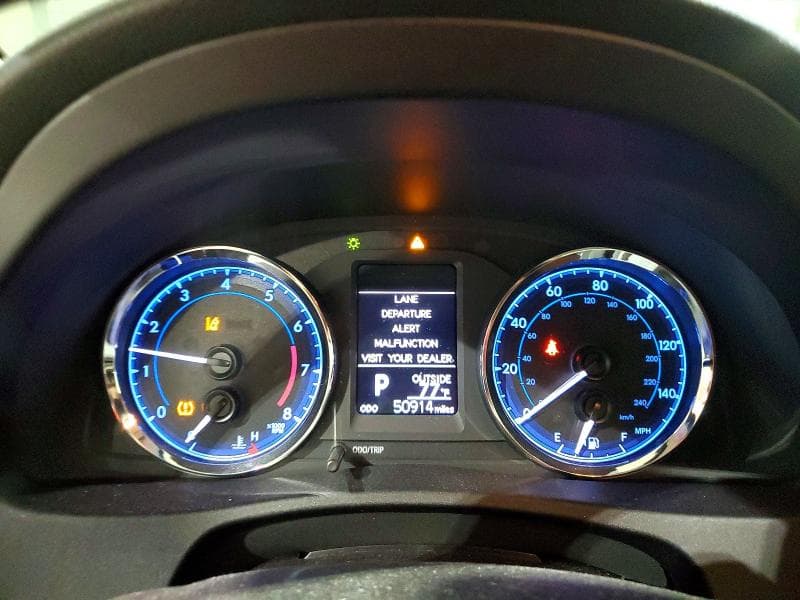 2019 TOYOTA COROLLA LE 9