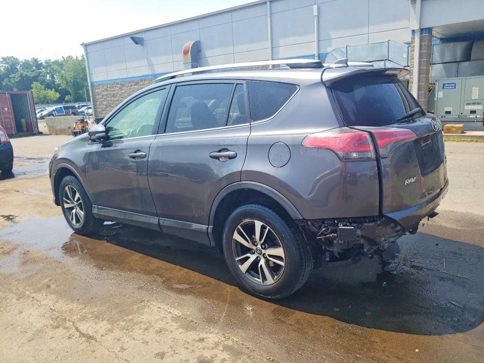 2018 TOYOTA RAV4 XLE 2