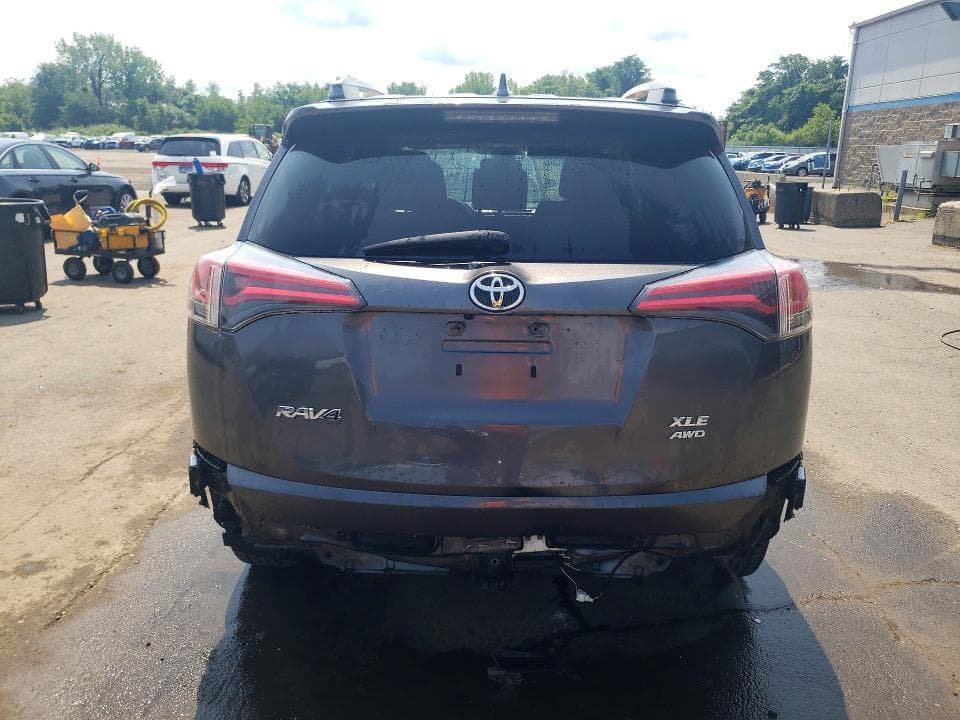 2018 TOYOTA RAV4 XLE 6