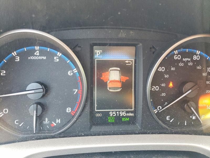 2018 TOYOTA RAV4 XLE 9