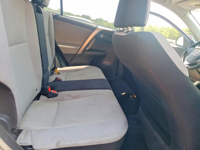 2018 TOYOTA RAV4 XLE 10