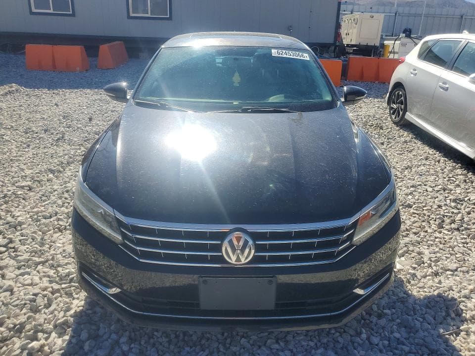 2017 VOLKSWAGEN PASSAT SE 5