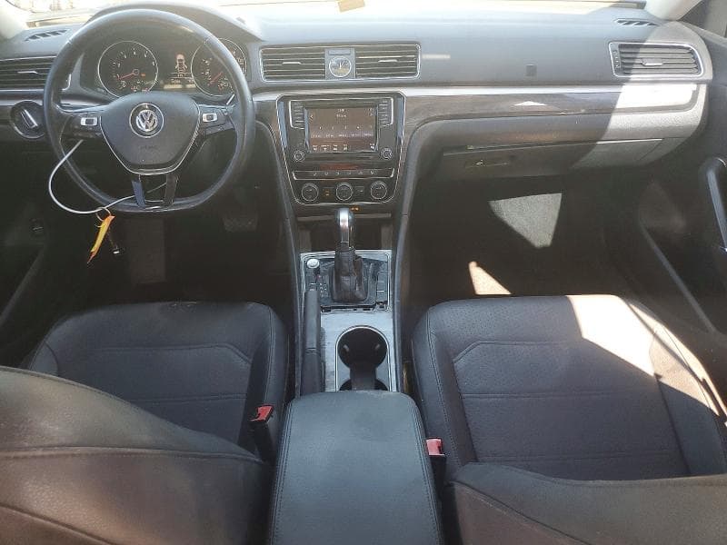 2017 VOLKSWAGEN PASSAT SE 8