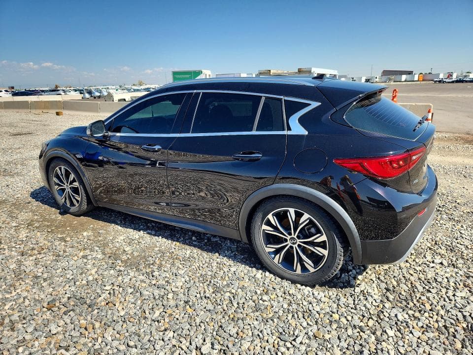 2018 INFINITI QX30 LUXURY 2