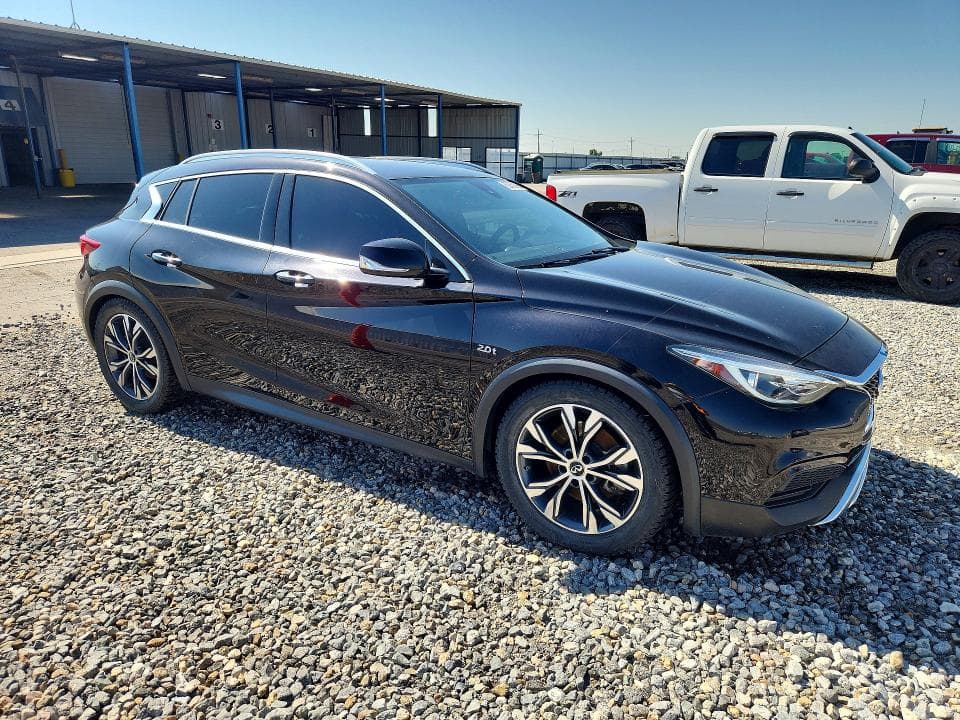2018 INFINITI QX30 LUXURY 4