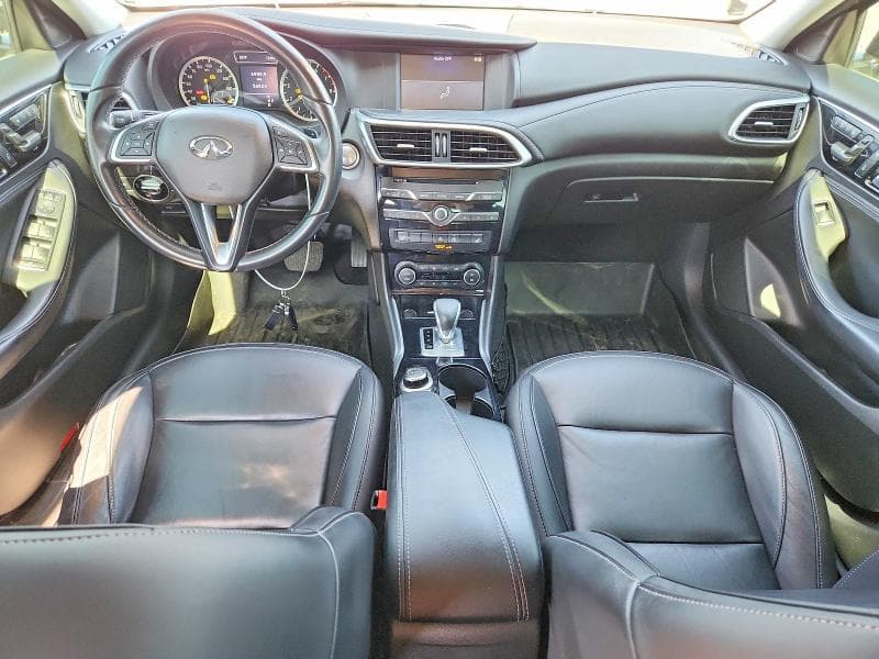 2018 INFINITI QX30 LUXURY 8