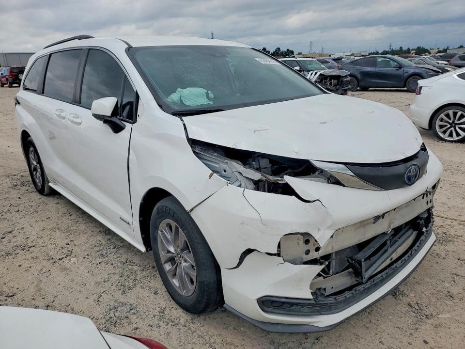 2021 TOYOTA SIENNA LE LE 5