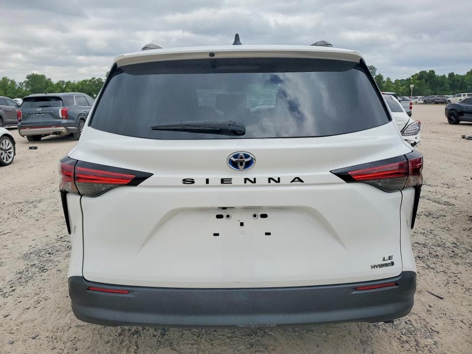 2021 TOYOTA SIENNA LE LE 7